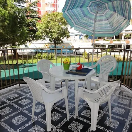 Great Flat Close To The Sea Бібіоне