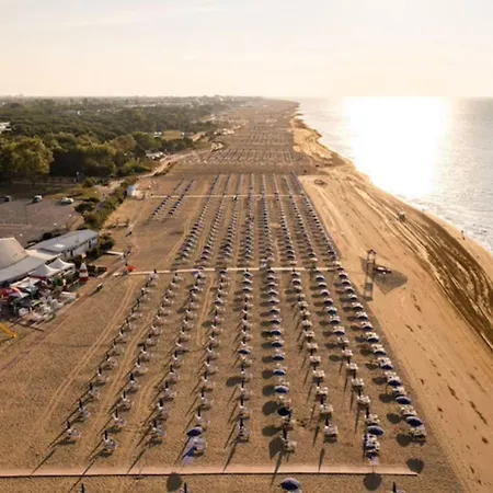 Great Flat Close To The Sea Апартаменти